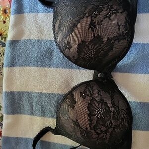 VICTORIA'S SECRET PUSH UP BRA 36D